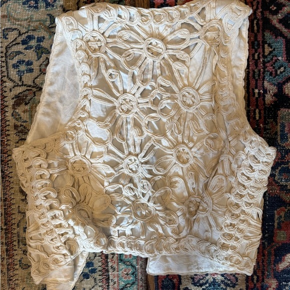 K1. Zara Girl’s Ivory Crochet Knot Floral Vest - Picture 8 of 8